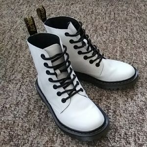White Dr Martens 1460